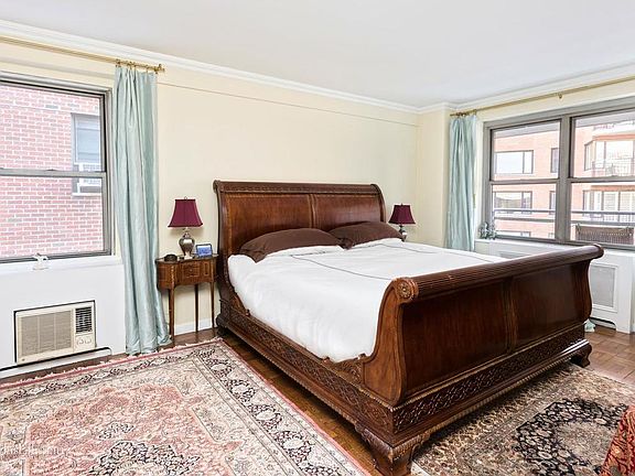 5th image of 420 E 55th St APT 9Q