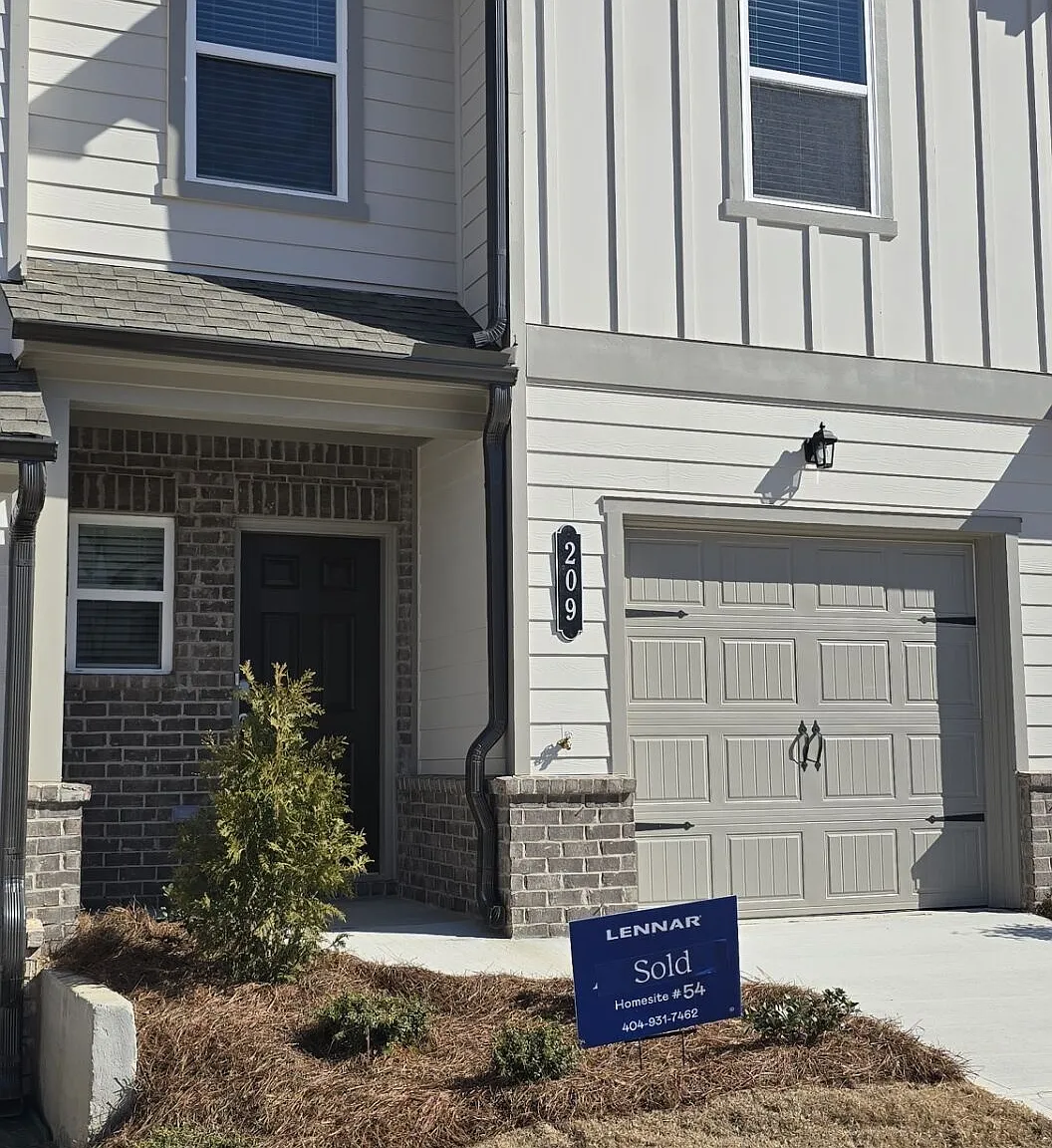 3 bed, 2.5 bath, 1552 sqft, $2,200 — Photo 2