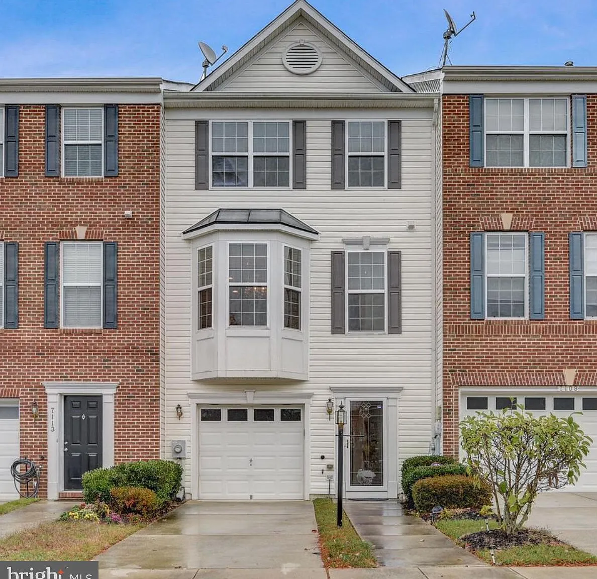 3 bed, 2.5 bath, 1412 sqft, $3,400 — Photo 1