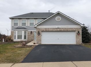 275 Clarendon Ln, Bolingbrook, IL 60440