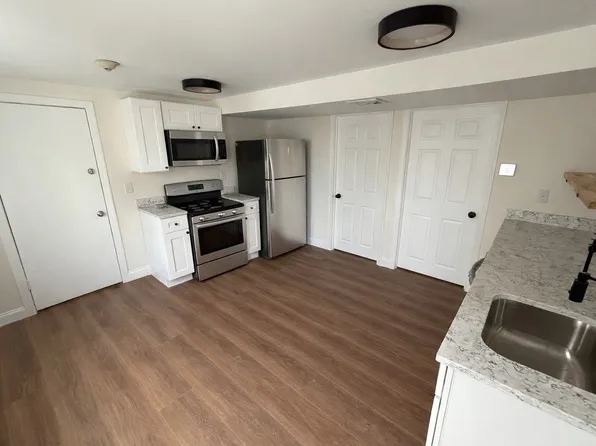 41 E Transit St #1F, Providence, RI 02906