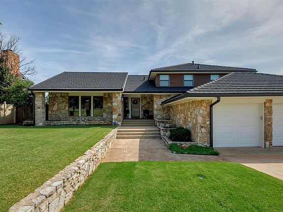 2nd image of 12916 Saint Andrews Dr