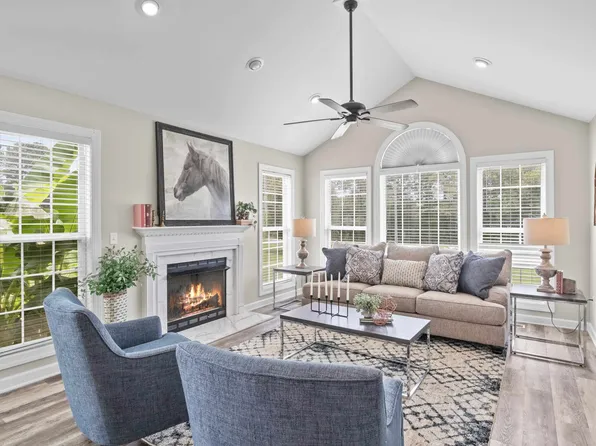 2590 Bay Valley Rd, Kenly, NC 27542