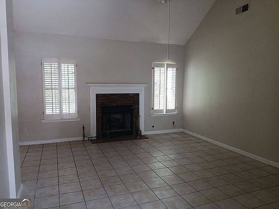 2nd image of 817 Ashton Pl