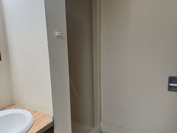 5th image of 546 W Main St #10