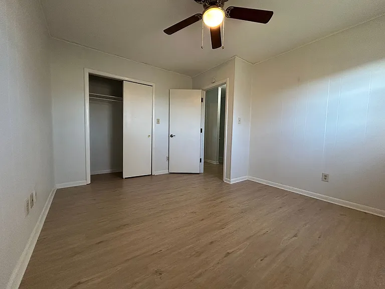 1740 Bonham Rd — Photo 14