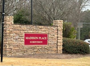 6429 Olmadison Ln, College Park, GA 30349