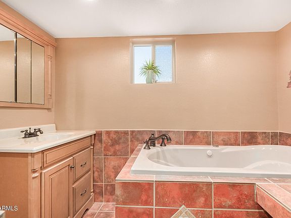 4th image of 3818 W Danbury Dr
