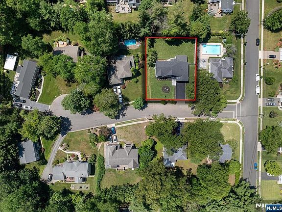 5th image of 513 Hensler Ln