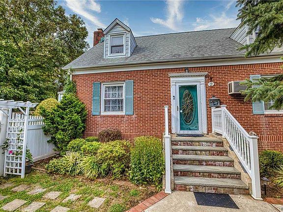 2nd image of 2 Laurel Ct