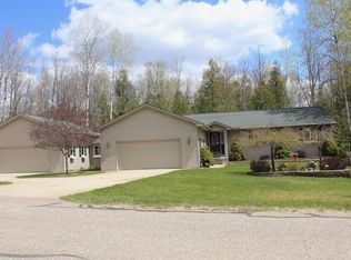 5600 Brassie Ct, Gladwin, MI 48624