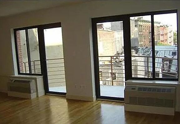 3rd image of 192 Elizabeth St APT 5R