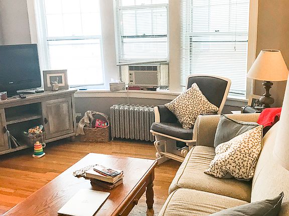 2nd image of 818 Forest Ave #2075454
