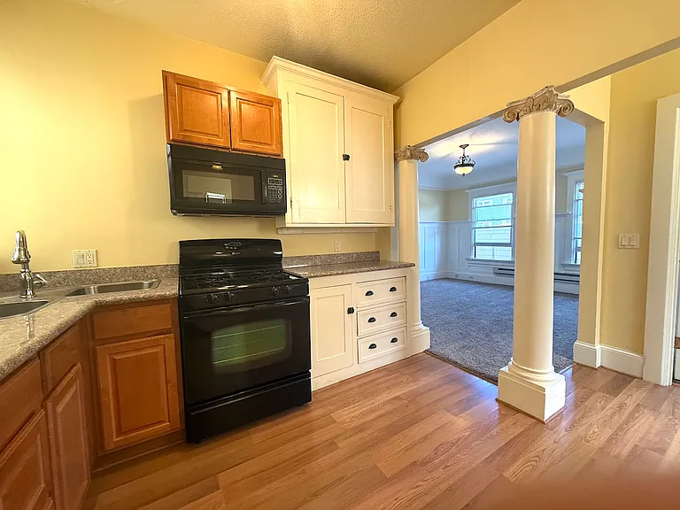 524 Georgia St #304 — Photo 10