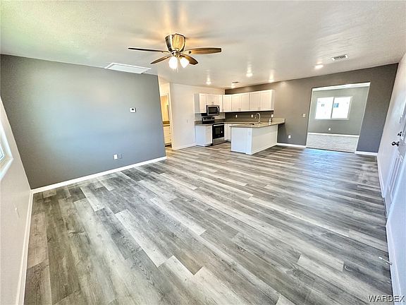 5th image of 3715 N Wells Street