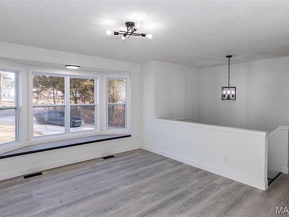 4th image of 3110 Carron Rd