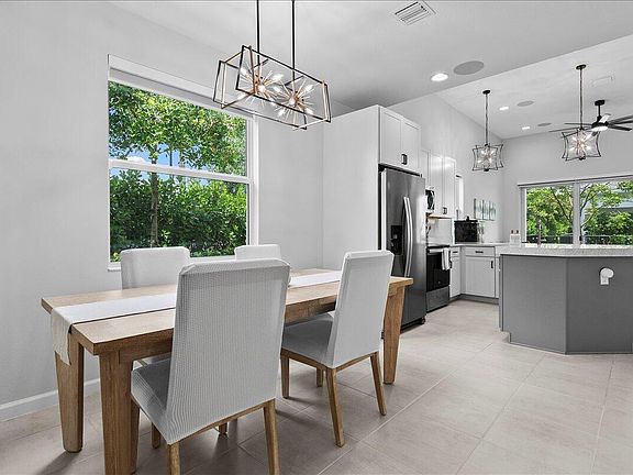 5th image of 16493 Helix Ct