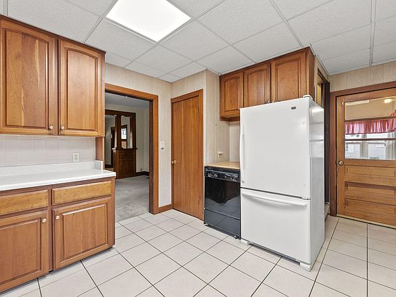 2nd image of 1523 Lucas St