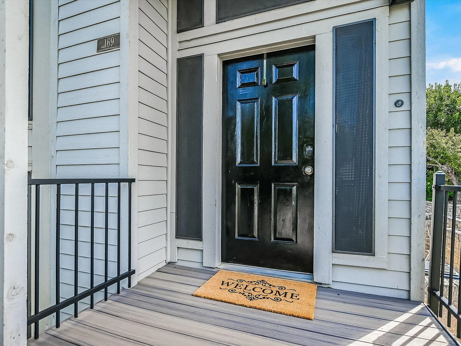 2 bed, 2.5 bath, 1610 sqft, $2,500 — Photo 2