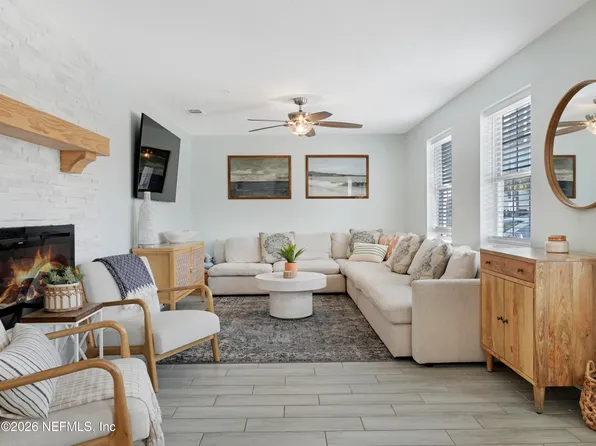 926 2ND Street S #A, Jacksonville Beach, FL 32250