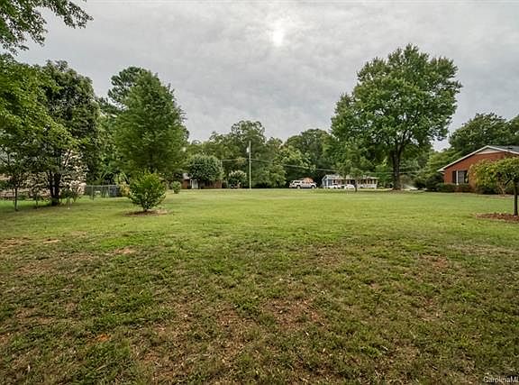 4th image of 112 Hillcrest Dr