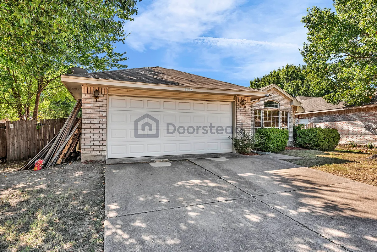 Building Photo - 2316 Cromwell Dr