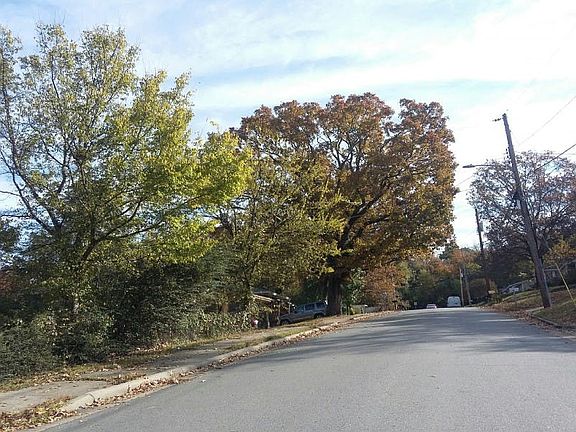 4th image of 304 W 35th St