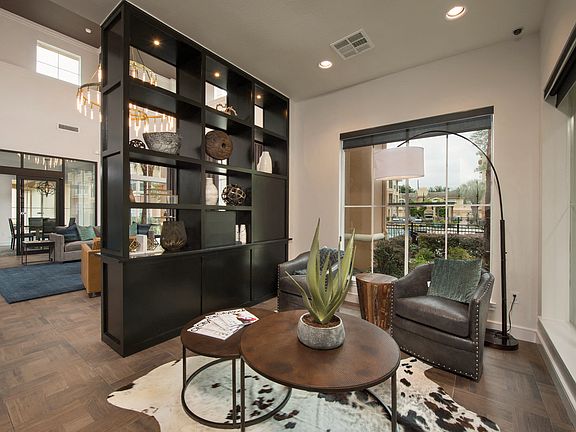 Gables Metropolitan Uptown Wifi Cafe