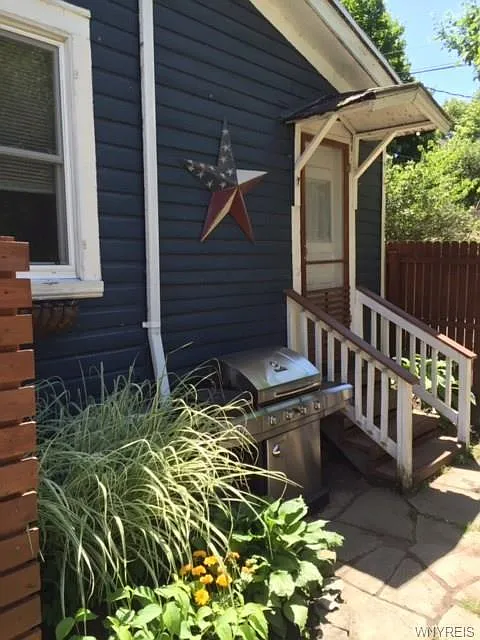 2 bed, 1044 sqft, $1,700 — Photo 2