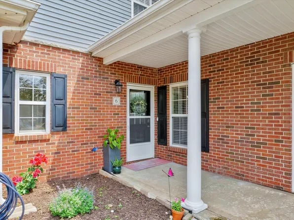 104 Essex Ln Unit 6, Savoy, IL 61874