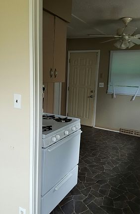 3rd image of 317 N Pierpont Ave