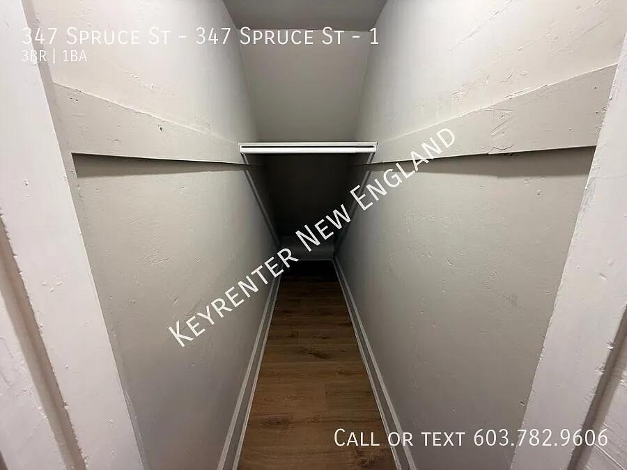 Newly upgraded 3 bedroom Downtown Manchester — Photo 4