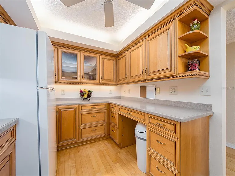690 Island Way #404 — Photo 6