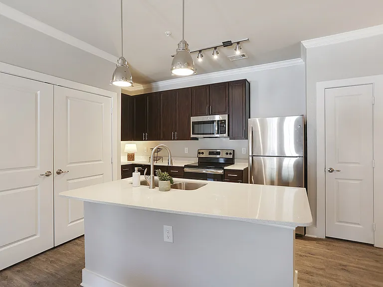 Creekside Crossing Apartments — Photo 3