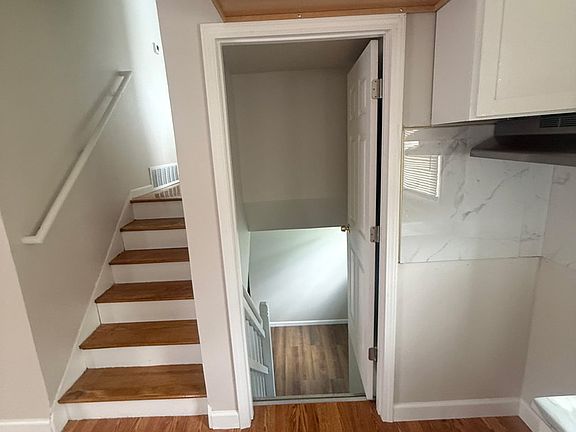 4th image of 14820 Page Ave