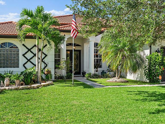 5th image of 2474 SW Datura Avenue