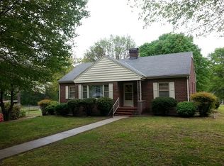 607 E Tennessee Ave, Crewe, VA 23930