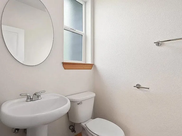 Main Floor 1/2 Bath