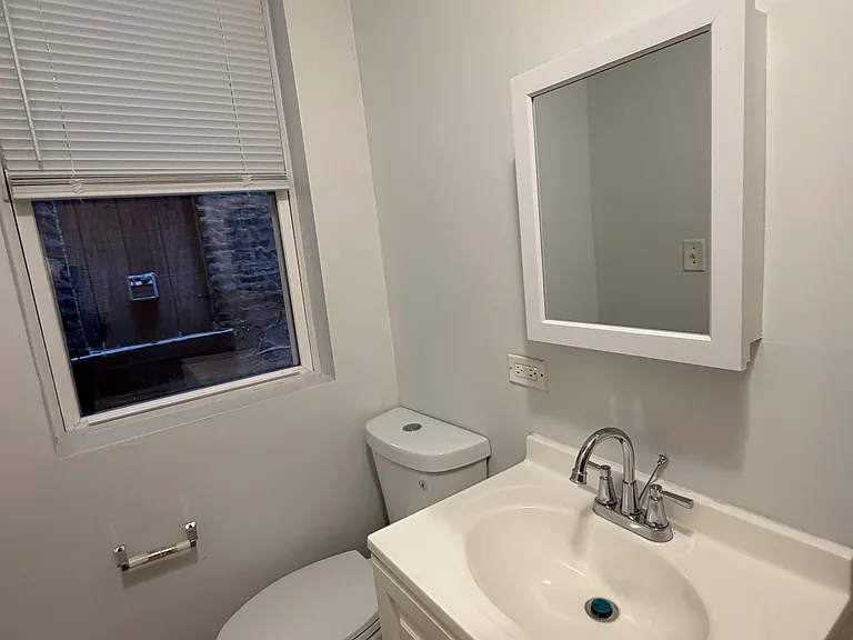5148 S Indiana Ave #G — Photo 7