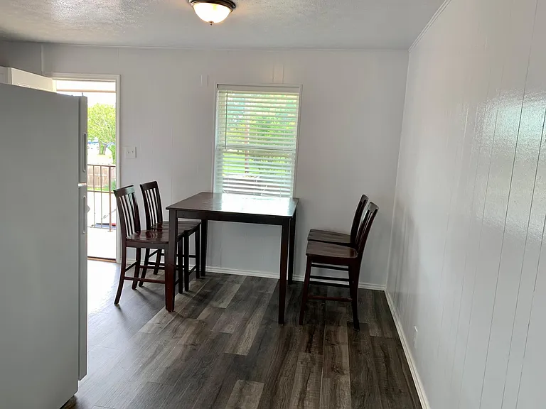 305 Thomas St #7 — Photo 2