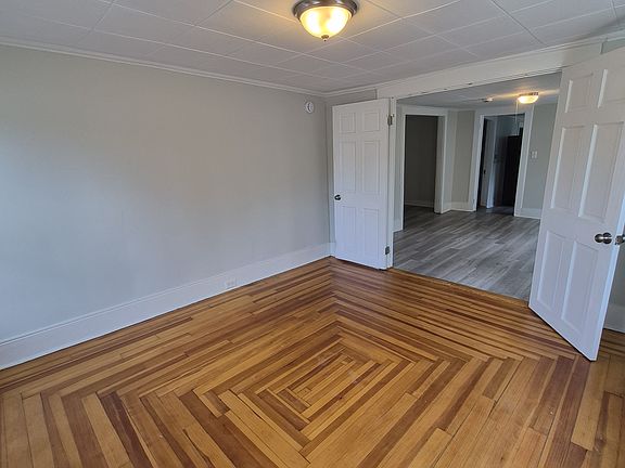 2nd image of 27 High St #102