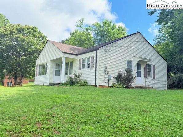 566 Buck Mountain Circle, West Jefferson, NC 28694