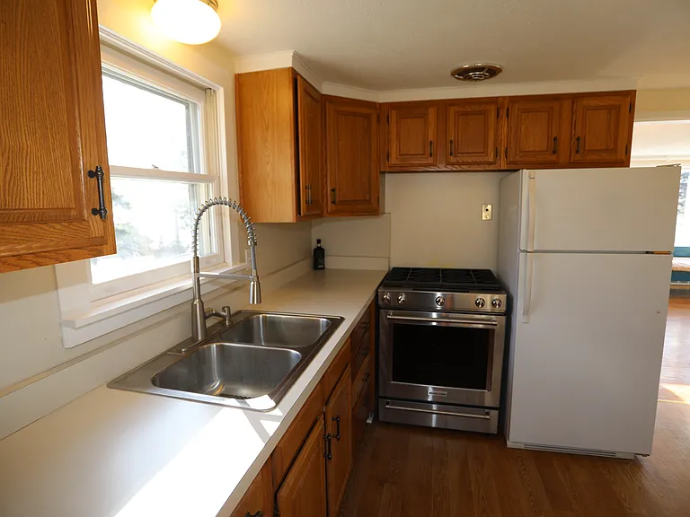 2548 E Lake Rd — Photo 3