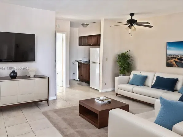 417 NW 2nd Ave #12, Hallandale, FL 33009