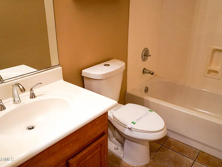 541 N Danielson Way — Photo 26