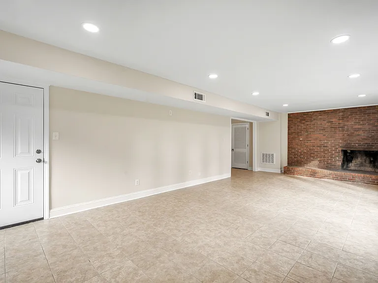 607 Longleaf Ave — Photo 13