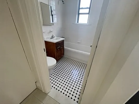 Rented by MQ Realty LLC | media 10