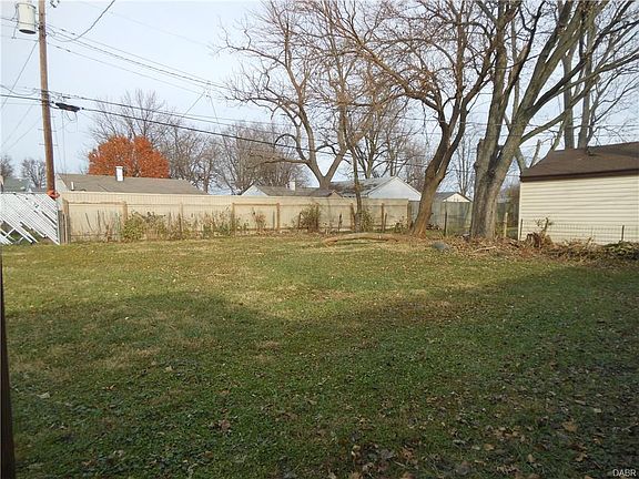 4th image of 2261 Bingham Ave