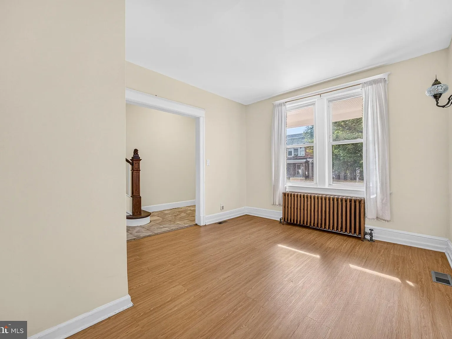 3 bed, 2.5 bath, 1350 sqft, $3,900 — Photo 3