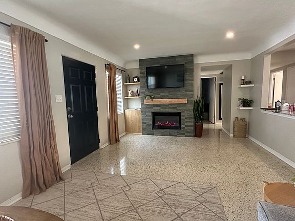 2nd image of 964 63rd Ave S